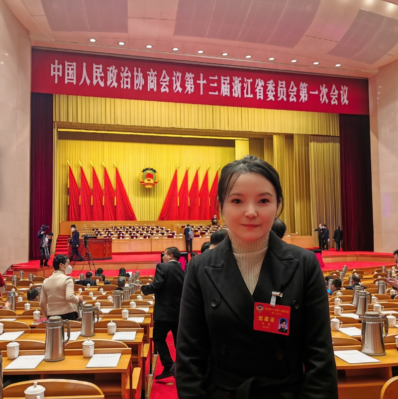 彭昕省两会大会场.jpg