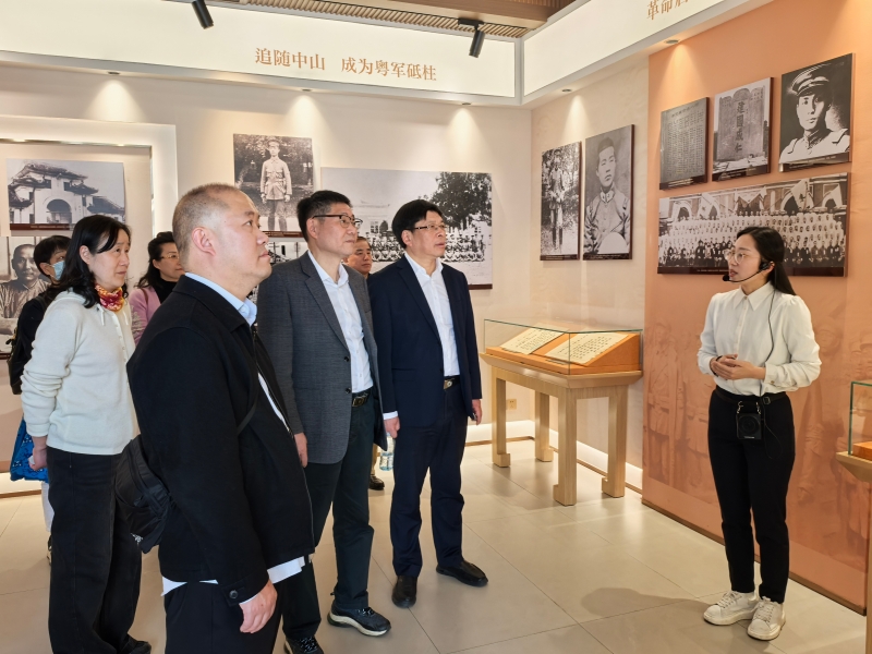 吴肖明参观惠州.jpg